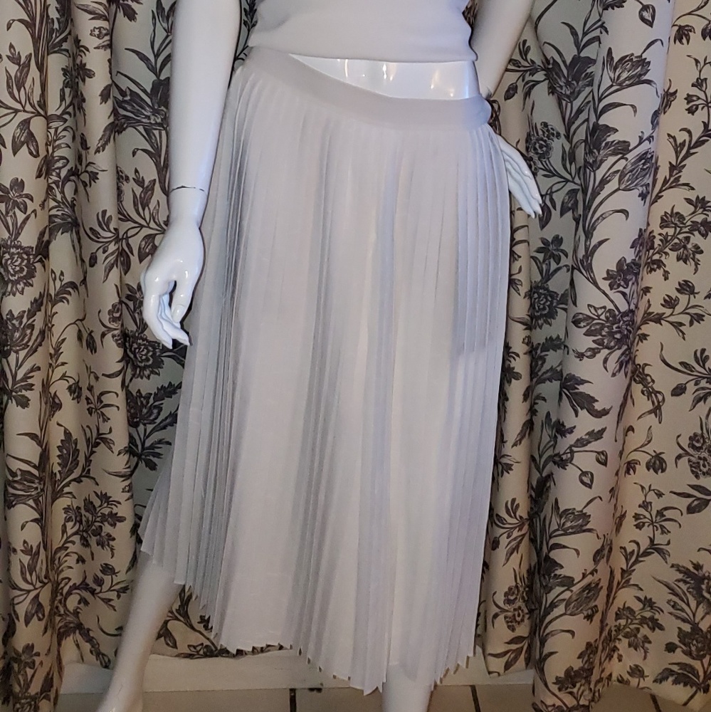Vince Accordion Pleat Culotte Pants - Picture 7 of 8
